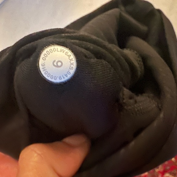 Lululemon Align High Rise Crop 17” - Picture 3 of 3